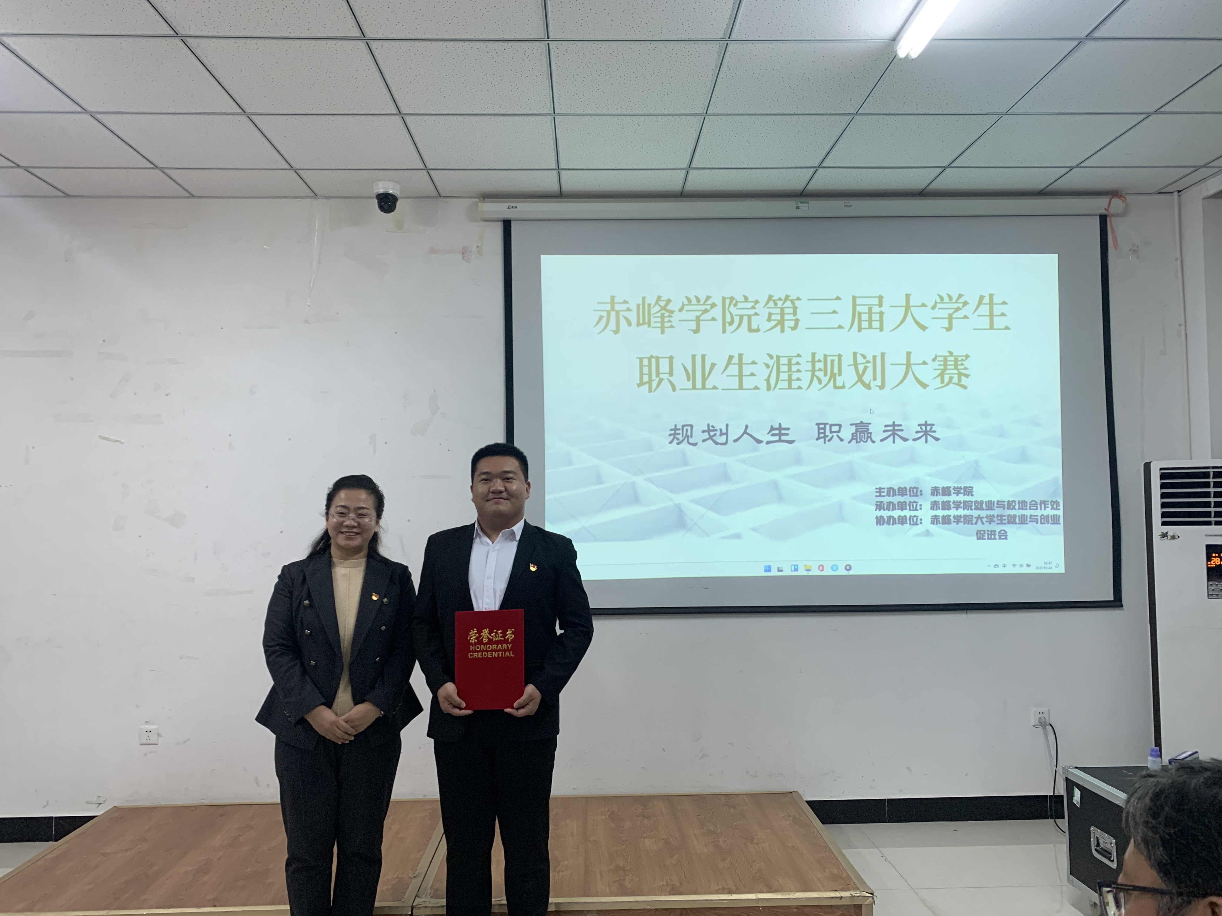 ad8a182b19094acd8839ac3d381adcf8.jpg